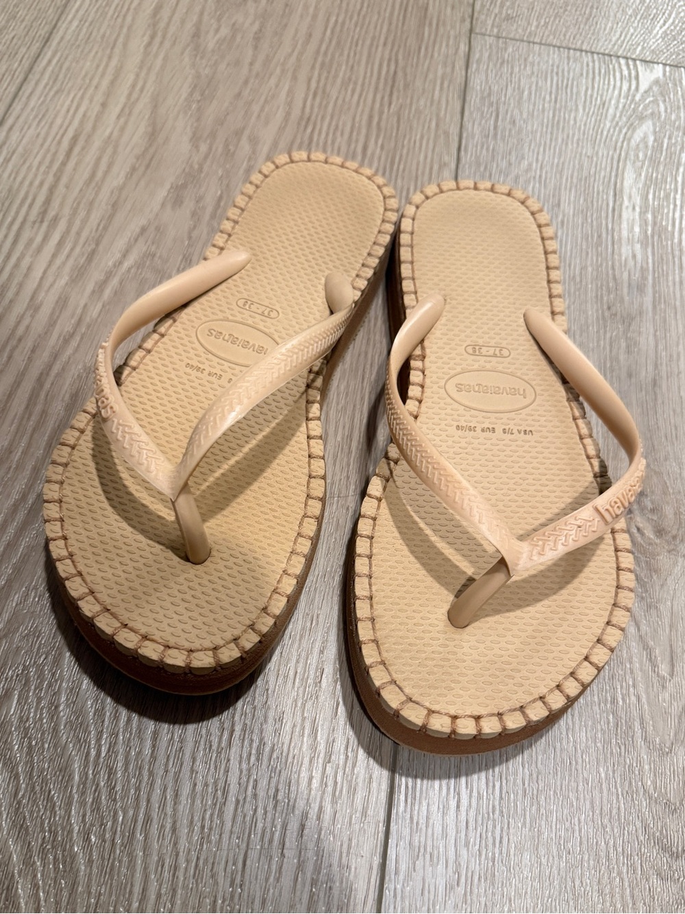 Nude Havaianas slight platform sandals 7/8 37/38